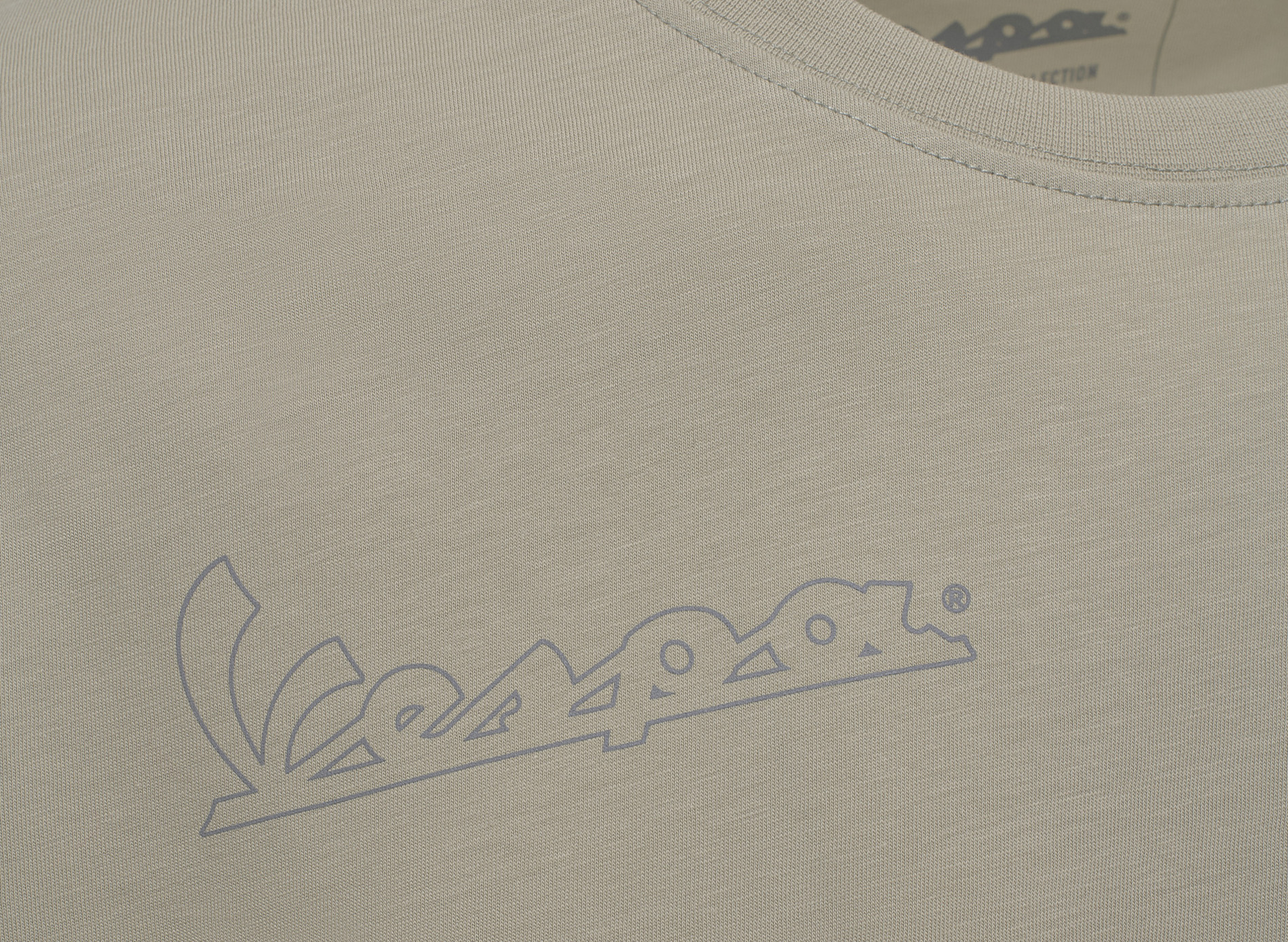 T-shirt Vespa Nomad beige collezione DEC