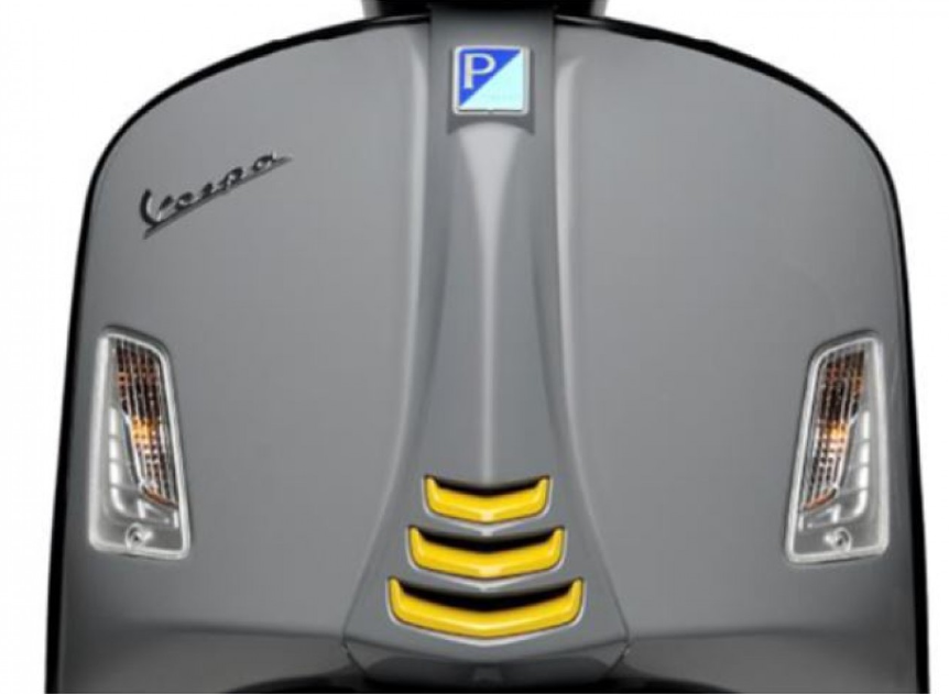 Kit carenatura "Black Kit" per Vespa GTS Super Tech HPE