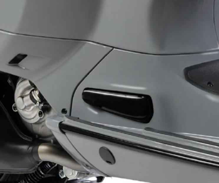 Kit carenatura "Black Kit" per Vespa GTS Super Tech HPE