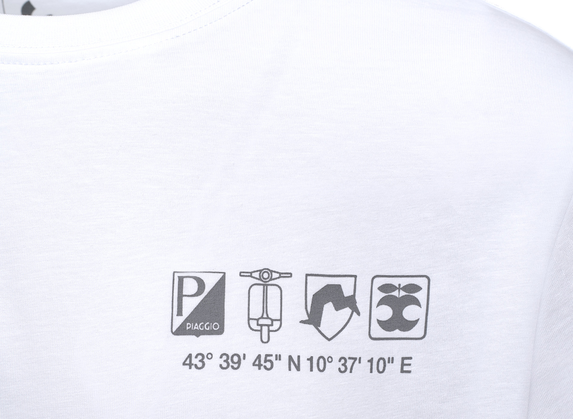 T-shirt Vespa collezione Holy white DEC